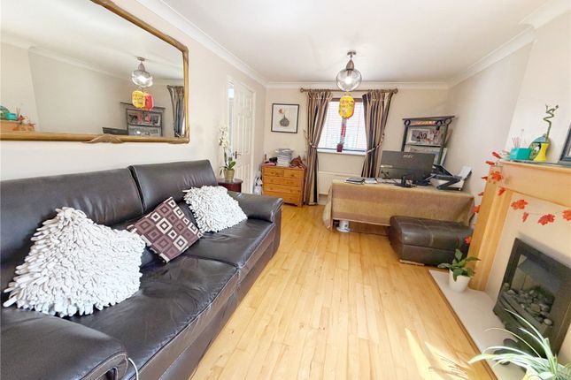 11, Hornchurch Court, Greater Manchester photo 3
