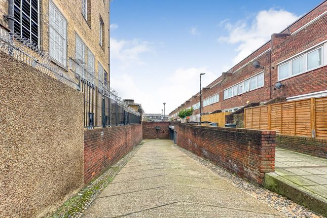 Thumbnail Commercial property for sale in Roman Way, London