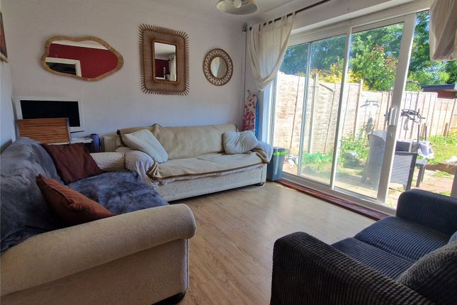 Room 2, 2, Dedworth Drive, Berkshire photo 2