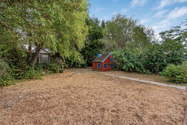 43 Lulworth Avenue, Goffs Oak photo 2