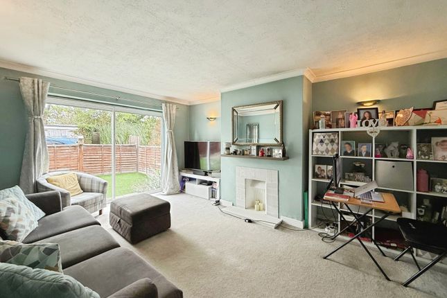 17, Hinton Close, Berkshire photo 3