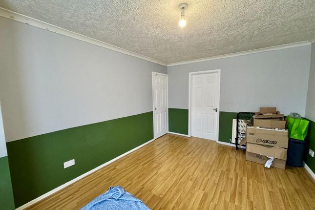 11, Cooling Close, Maidstone photo 3