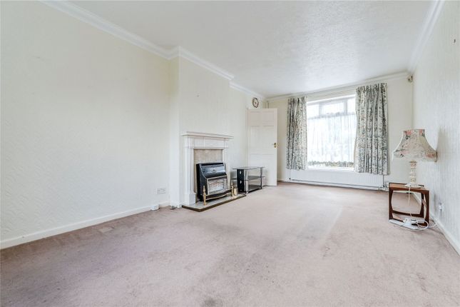 25, West Park Close, Leeds photo 3