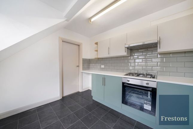 121 Hutton Grove, London photo 3