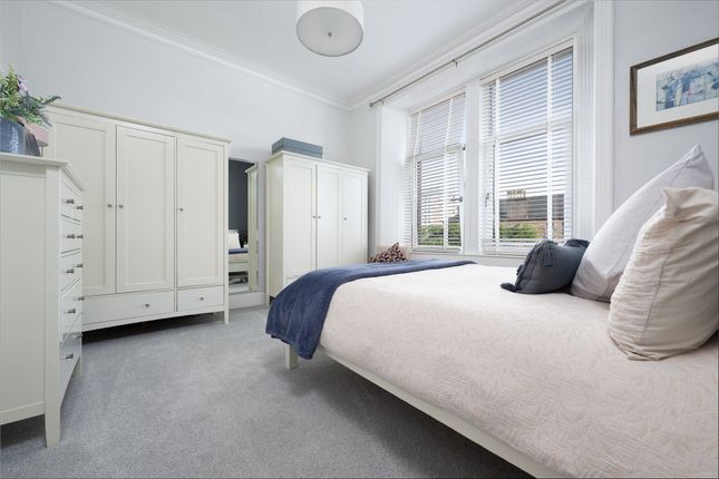 10 Manor Crescent, Gourock photo 4