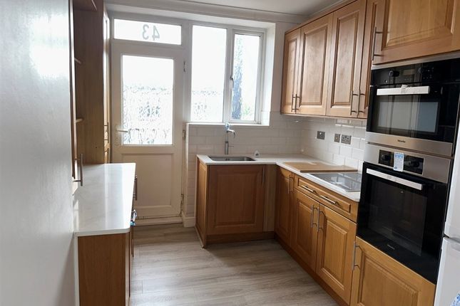 Flat 43 (2FF), Frognal Court, Finchley Road, LONDON photo 3