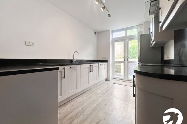 43D,, Morley Road, London photo 4