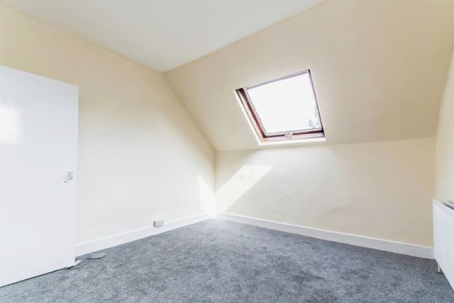 Flat 3, 57, Brighton Road, Purley photo 4