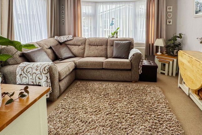 30 Beechfield Park, Hook Lane, Chichester photo 2