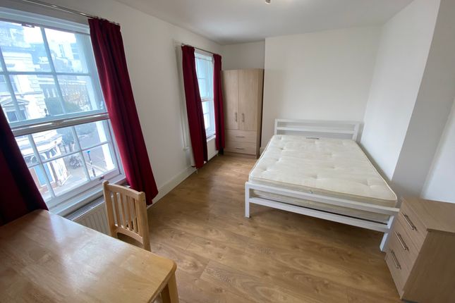Maisonette to rent in Caledonian Road, London