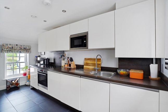 11, Gayfere Place, London photo 4