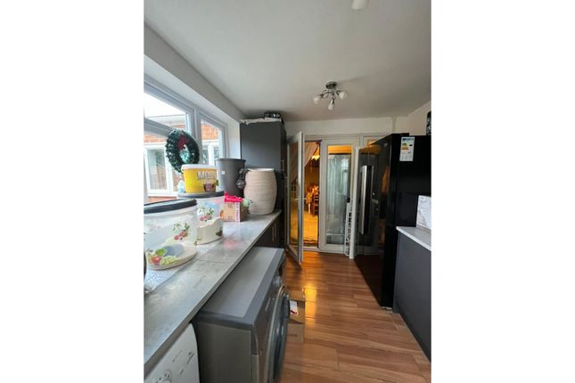 Link-detached house for sale in Osborne Close, Kidderminster