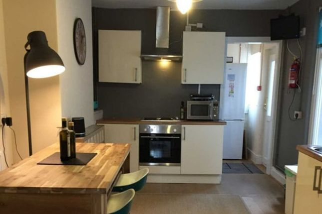 42 Gwydr Crescent, Swansea photo 5
