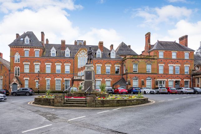 Flat for sale in King Edwards Square, Sutton Coldfield