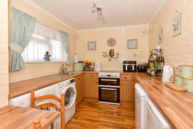 2-bed bungalow on 117B, Green Lane, Shanklin, £225,000