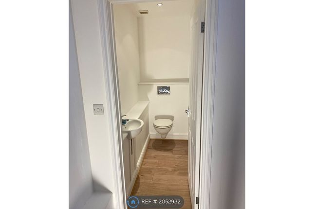 Room to rent in Plantation Wharf, London