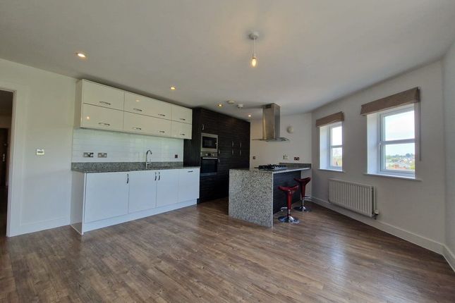 Flat to rent in Church Hill, Loughton