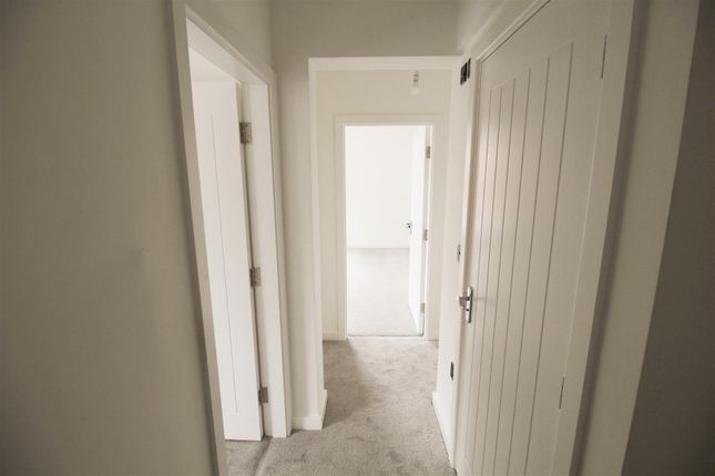 Flat 2, 2, Danty Street, Dukinfield photo 3