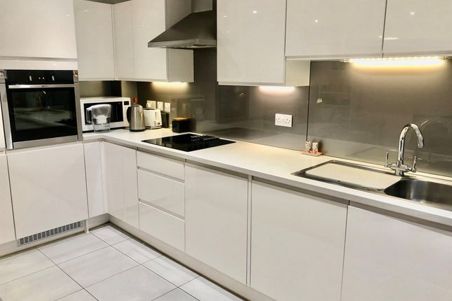Flat for sale in Barnaby Court, Wallingford