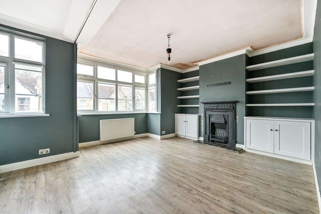 Clarendon Road, Colliers Wood photo 4