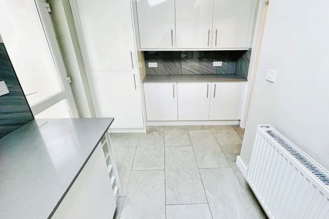 37, Abertillery photo 5