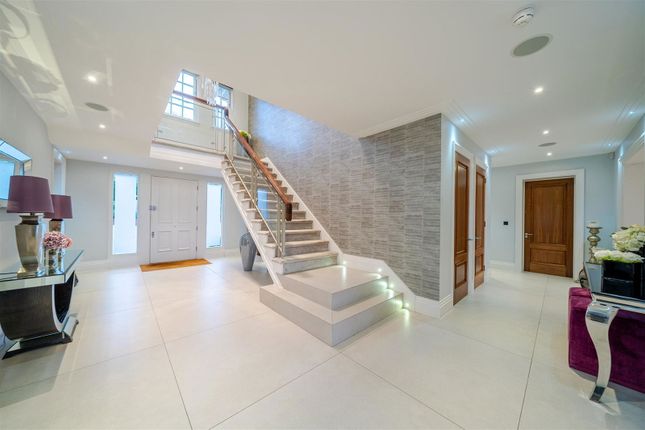 25, Prowse Avenue, Bushey photo 2