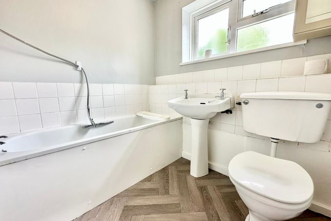 21, Dane Gardens, Kent photo 5