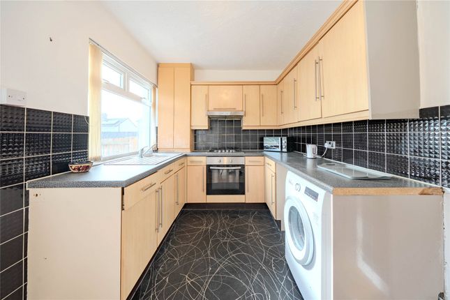44, Acres Hall Avenue, West Yorkshire photo 4