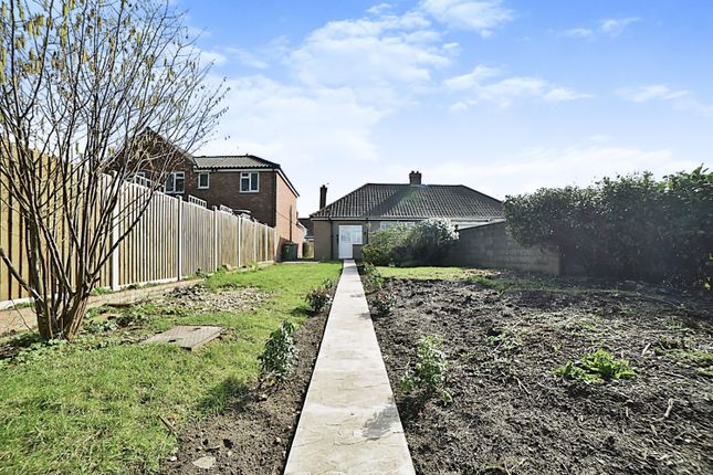 6, Bramble Avenue, Norwich photo 2