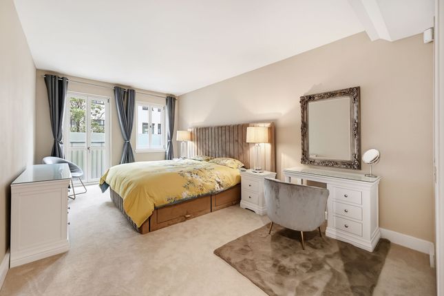Apt 1.5, 10 Lancelot Place, London photo 4