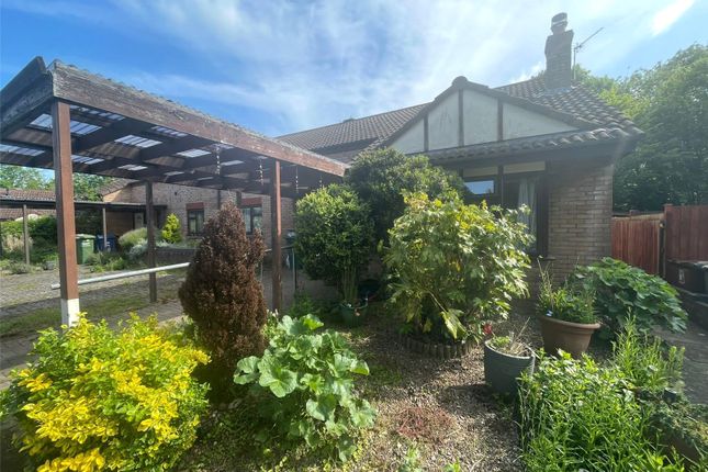 Thumbnail Bungalow for sale in Duxford Close, Bicester, Oxfordshire