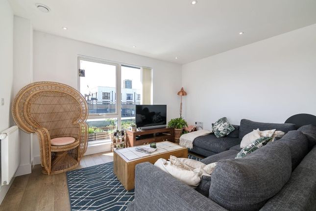 Flat 602, Thorpe Court, London photo 3