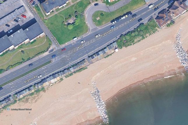 Hut 41 West Beach, Lancing photo 5