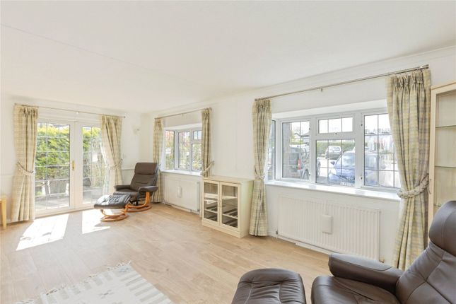 56B, Stonehill Woods Park, Sidcup photo 3