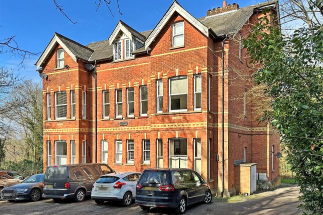 Thumbnail Flat for sale in Nutfield Road, Redhill