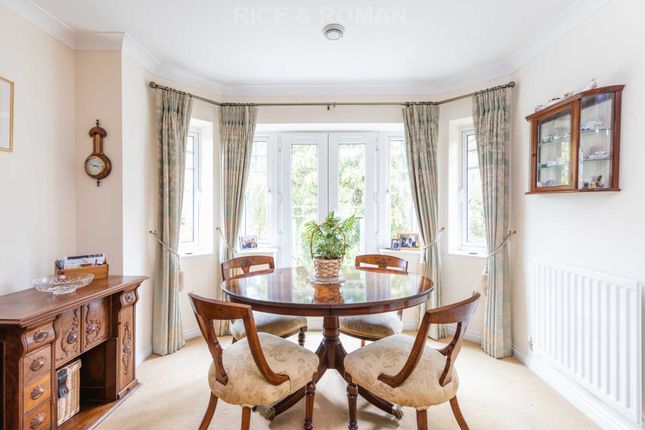 Flat for sale in Harroway Manor, Fetcham