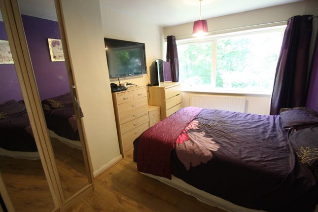 14, North Close, West Yorkshire photo 5