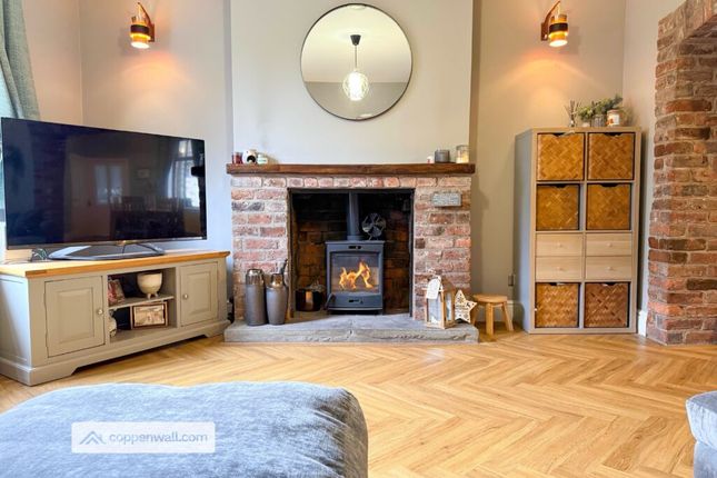 2, Station Rd, Whitworth photo 3