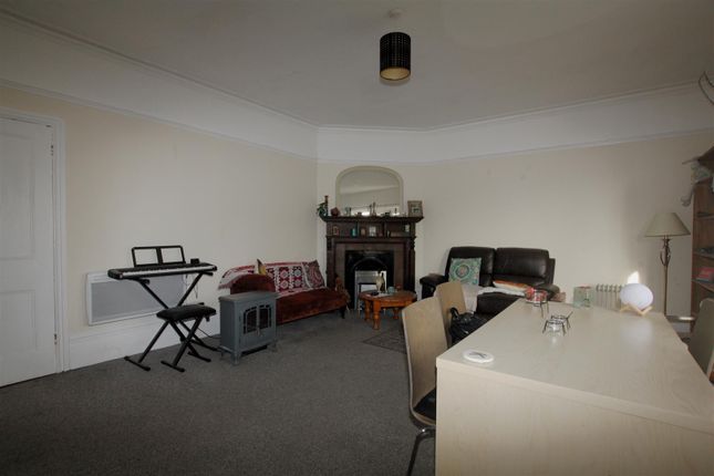 Flat for sale in Mitcham Park, Mitcham