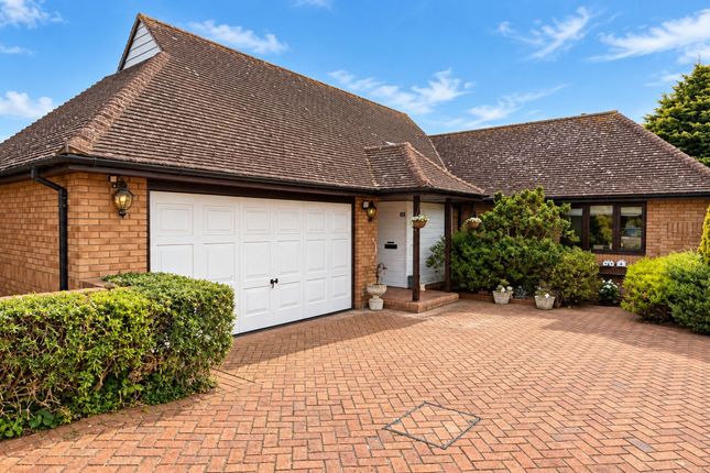 19 Noredale, Southend-On-Sea photo 3
