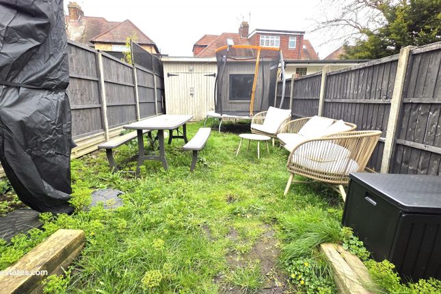 38 Jackson Road, East Barnet photo 4