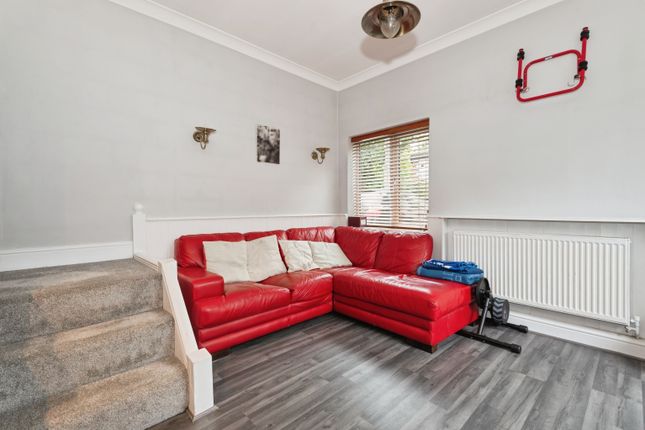 flat 3, 33 Camden Road, Sutton photo 4