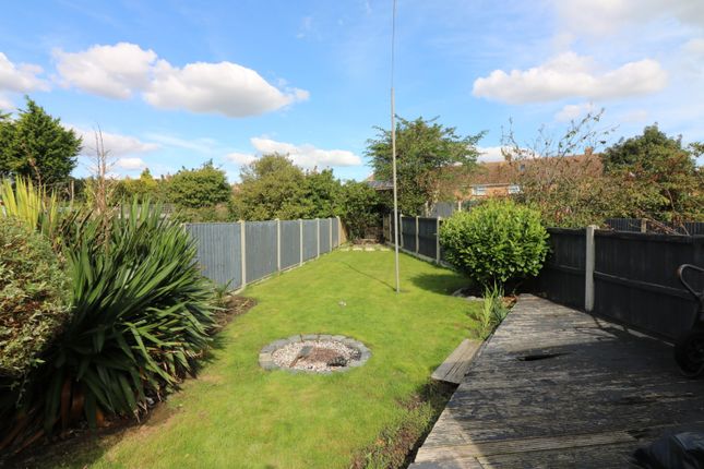 83 Laburnum Avenue, Sandwich photo 3