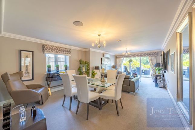 1 Regency Apartments, 114-118, Manor Road, Chigwell photo 2