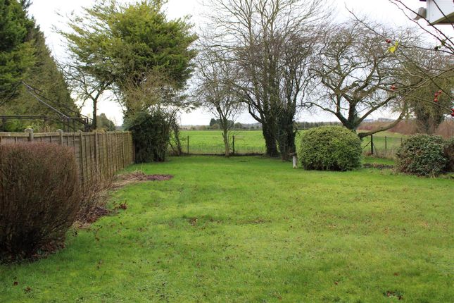 Breckland, 2 Dauntsey Bridge, Andover photo 4