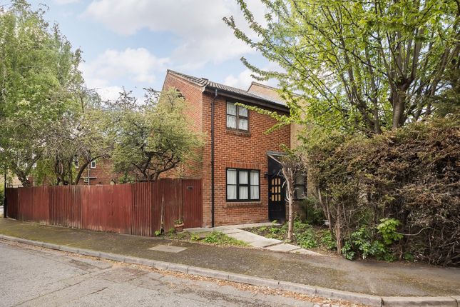 End terrace house for sale in Turnstone Close, London