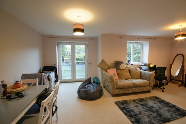 66, Knightsbridge Court, Newcastle upon Tyne photo 2