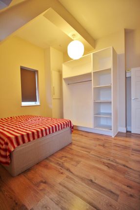 Flat 3, 165 Kilburn High Road, Kilburn photo 5
