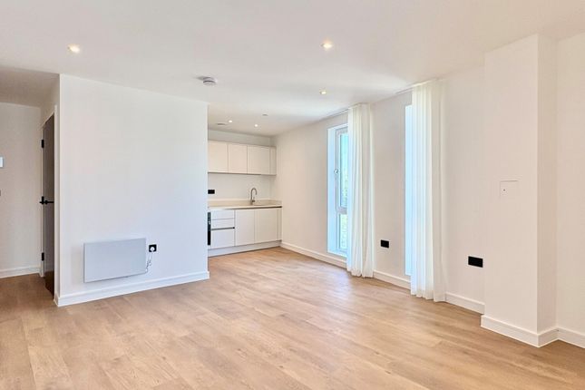 1-bed flat on Windsor Bridge Road, Bath, £1,800/mo