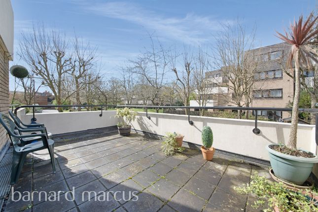 Thumbnail Flat for sale in Chesterton Close, London